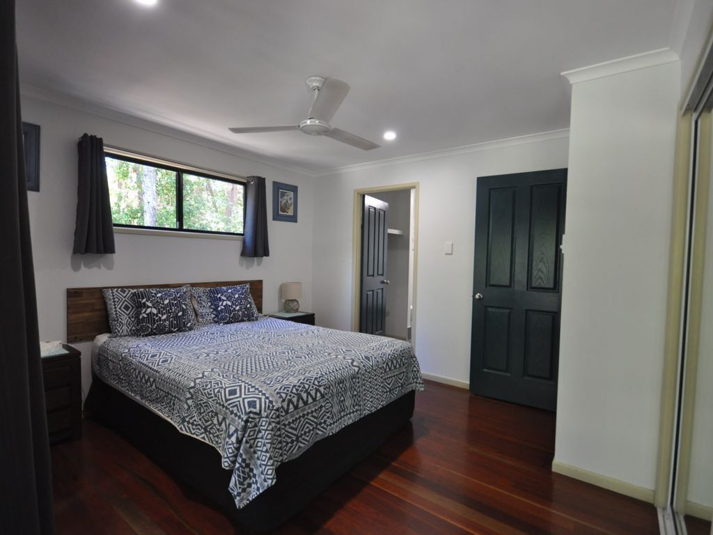 1 Naiad Court - Lowset Family Home With Swimming Pool and Covered Deck. Pet Friendly
