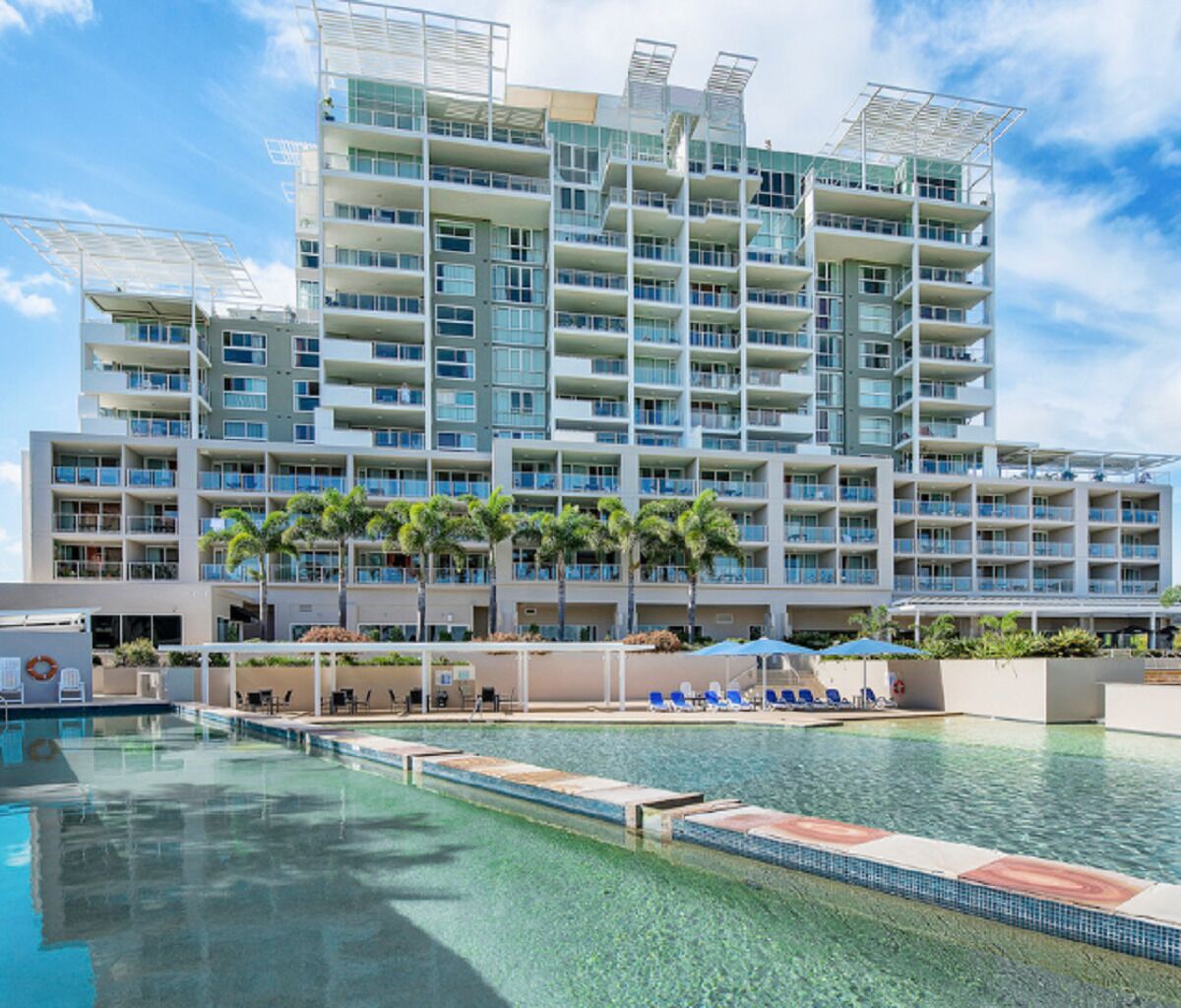 Large 2BR Unit Overlooking the Greg Norman Pelican Waters Golf Course