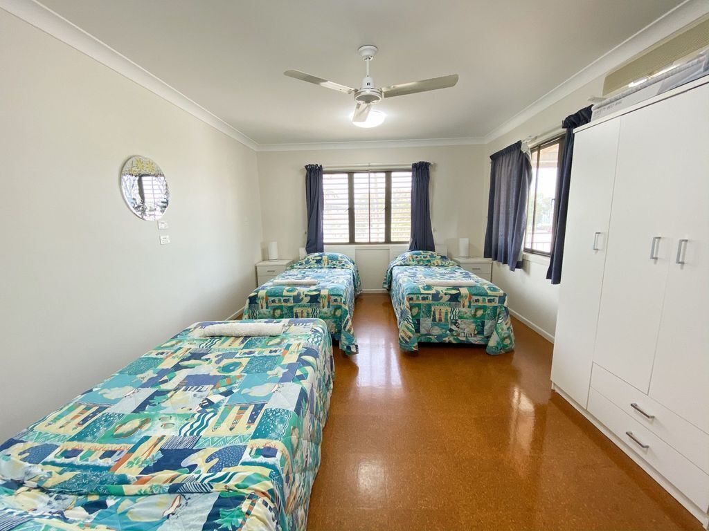 Utopia - Burrum Heads- Riverfront - 5br- Aircon- Pets Welcome