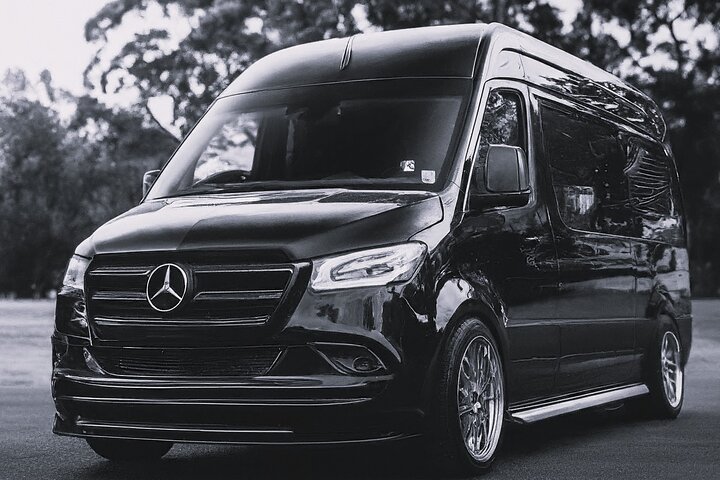 Private Transfer Sydney City to Sydney Airport SYD in Luxury Van