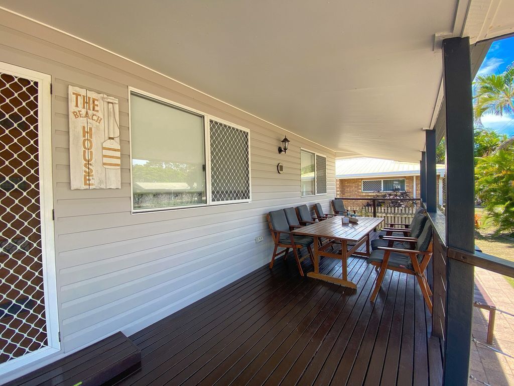 Beach House on Burrum- Close to Beach- 3br- Wifi-foxtel