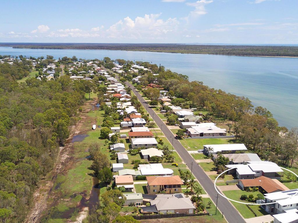 Bay Vista - Burrum Heads- Beachfront- 3 Br-aircon-pets Welcome