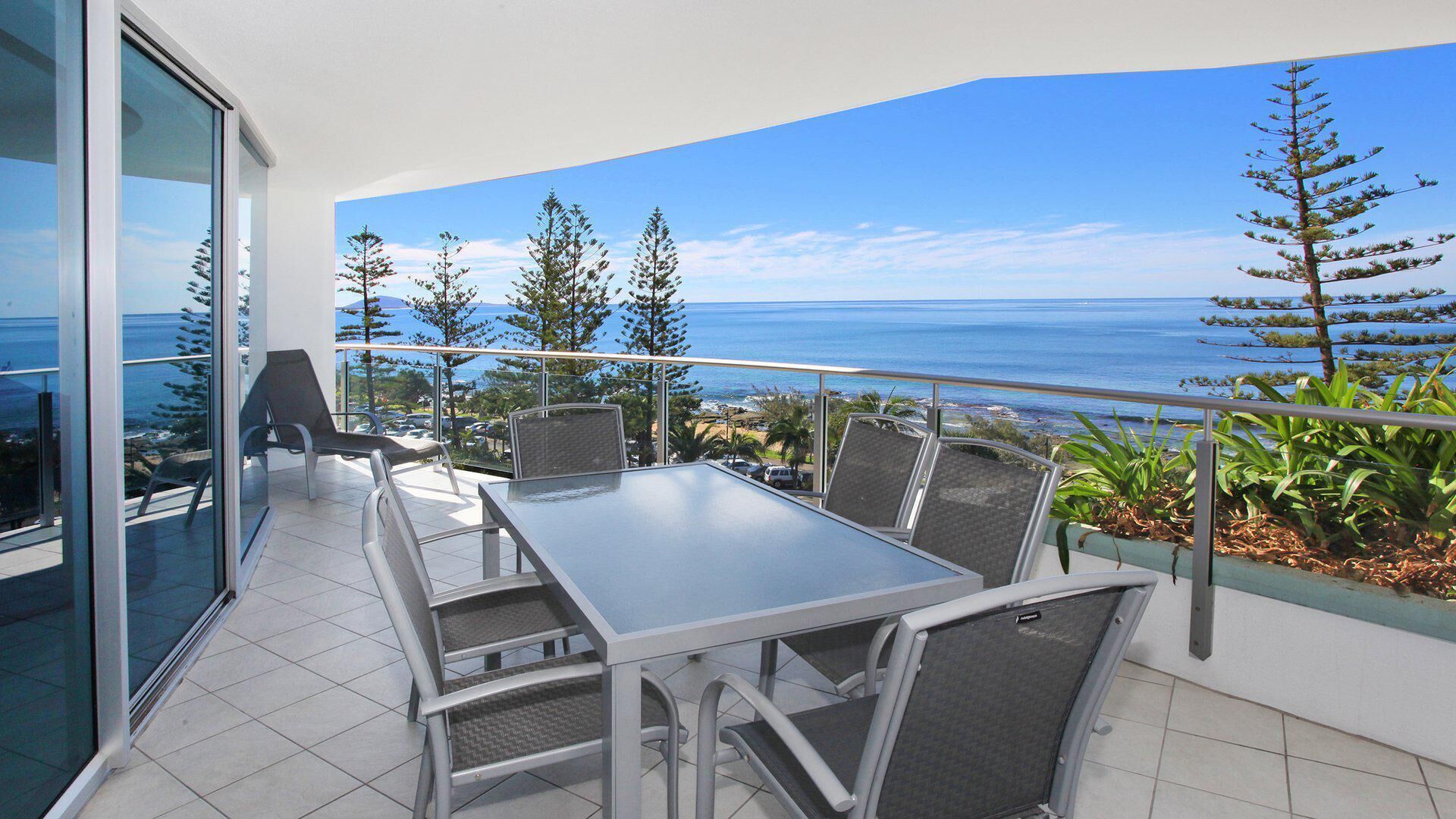 Sirocco 506 - Two Bedroom Unit Sleep 6 - Free Wifi - Located on the Front of Mooloolaba Esplanade