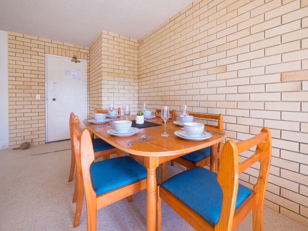 Golden Shores Unit 3, 21 Landsborough Parade