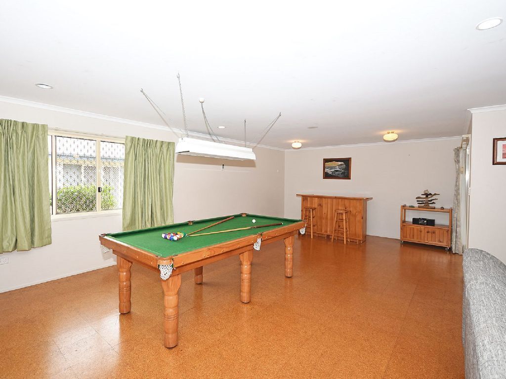 Sandy Paws - Burrum Heads- Walk to Beach -3br- Aircon- Pool Table