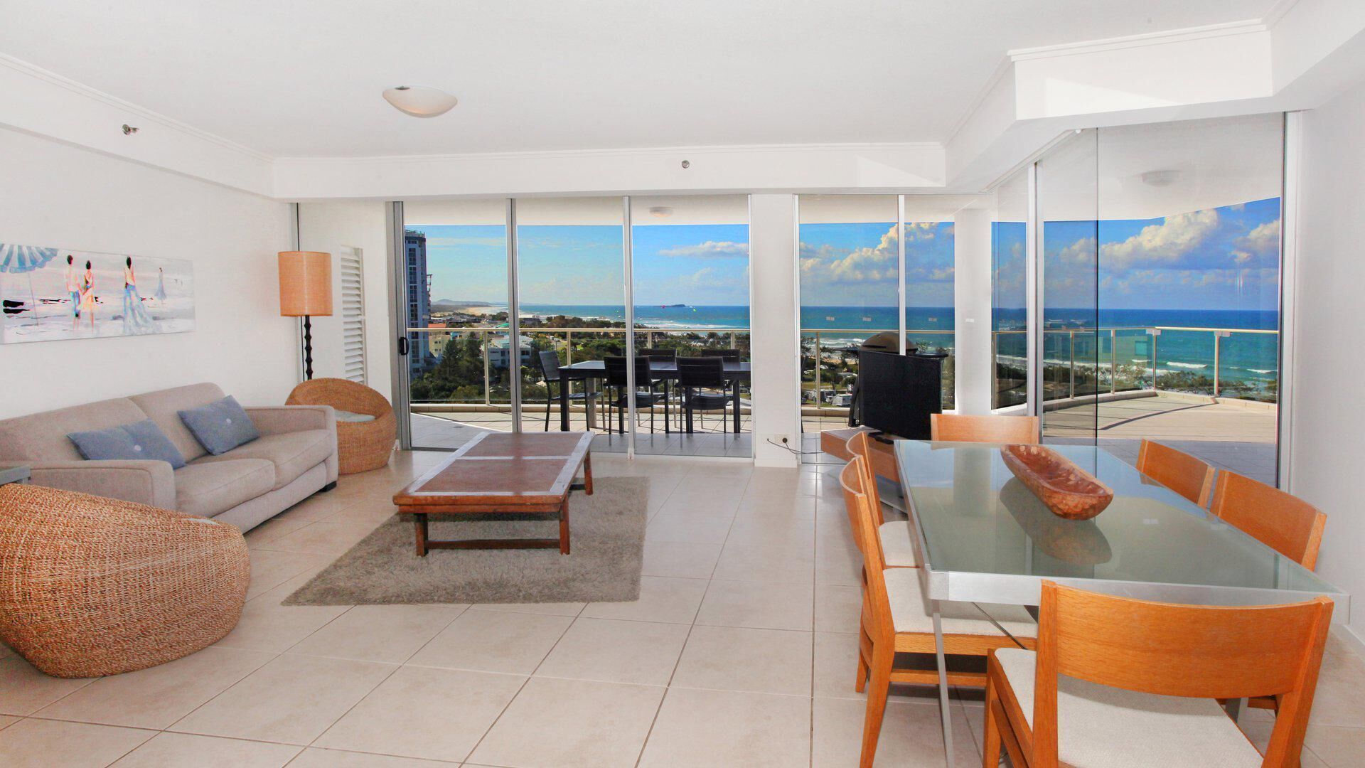 Sebel 808 - Two Bedroom Resort Unit with Amazing Ocean views + Wifi + Aircon and BBQ