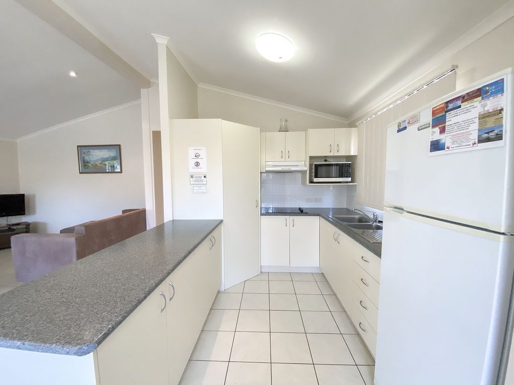 On The Bank - Burrum Heads- Riverfront- 3br- Aircon