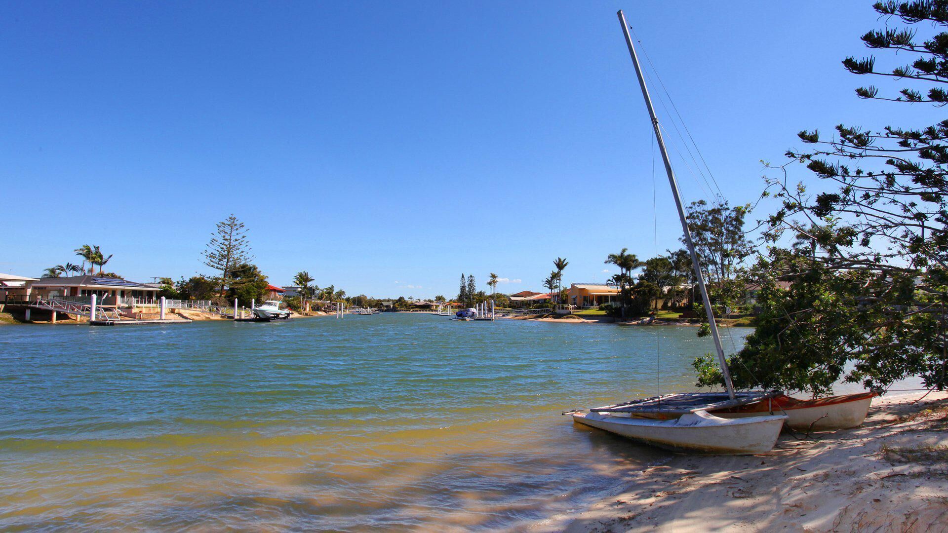 Anjuna 2 - Canal Front 2 Bedroom Apartment - Short Walk to Mooloolaba Beach and Cafes!
