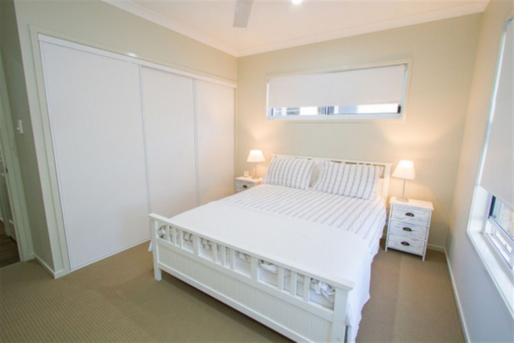 The Boat House - Luxury 3 Bedroom Hampton Style Beach House With Stunning Ocean & Hinterland Views