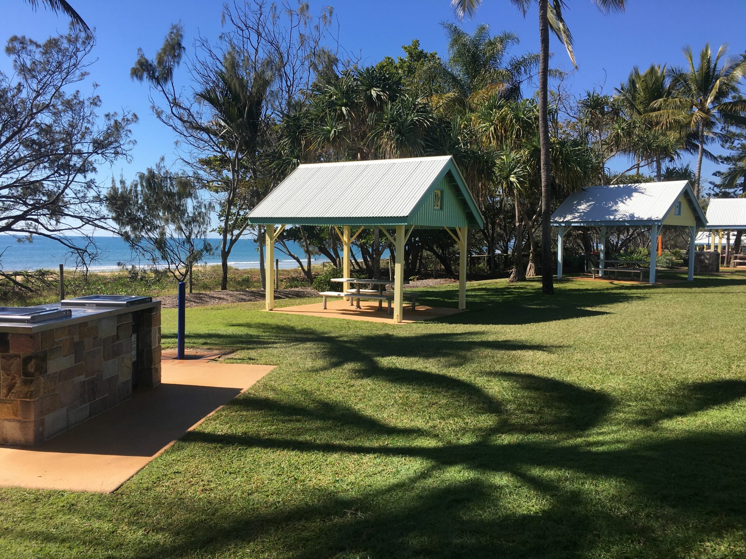 BEACH AVE - WALK TO BEACH, SHOPS & TAVERN