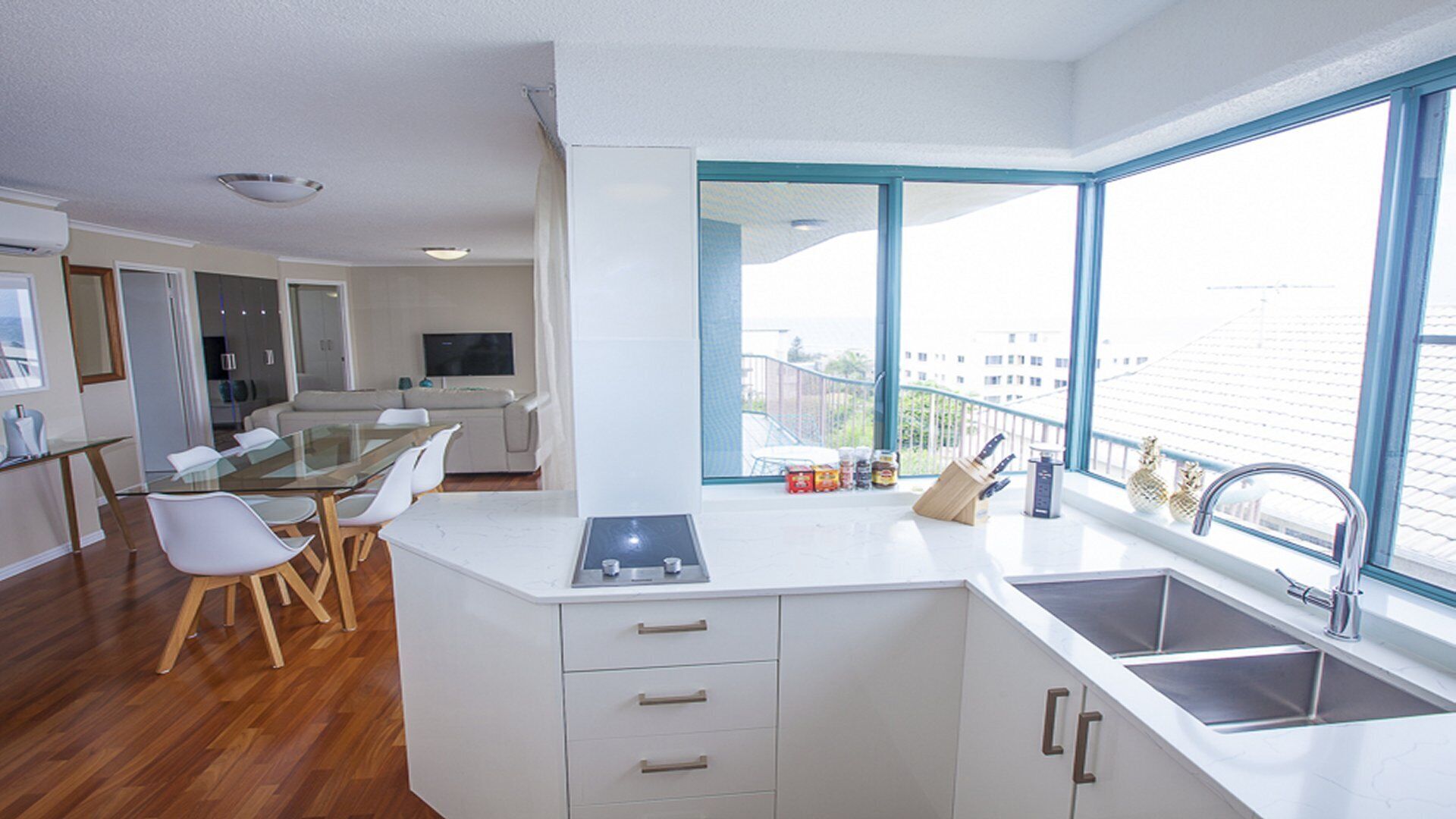 Luxury Rooftop Penthouse Kings Beach Caloundra