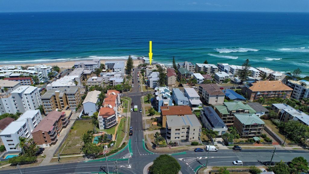 Pandanus Shores Unit 1 Kings Beach QLD