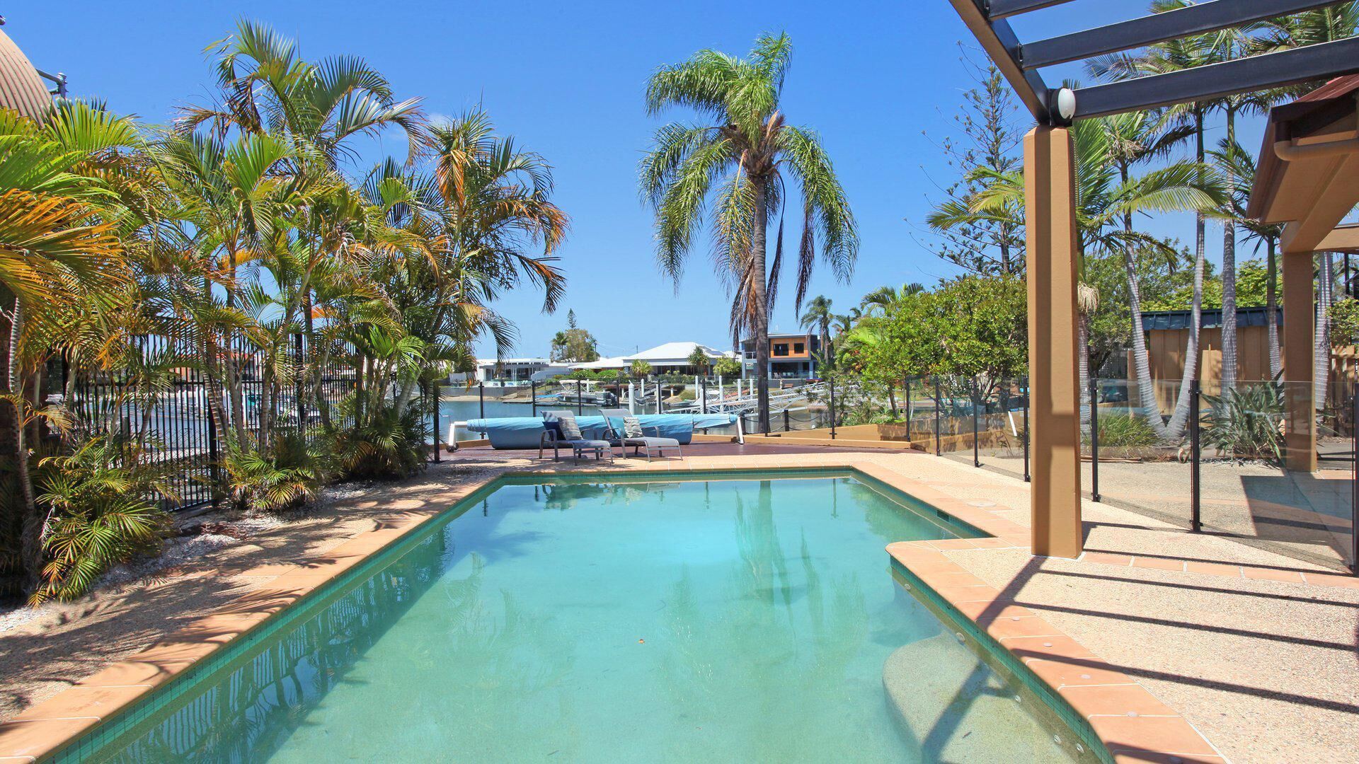 Tarcoola 41 - Five Bedroom House With Foxtel + Wifi + Aircon and BBQ in Mooloolaba