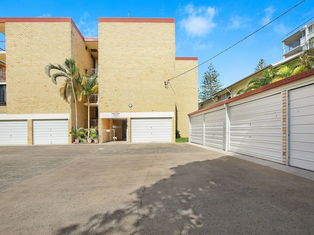 Golden Shores Unit 3, 21 Landsborough Parade