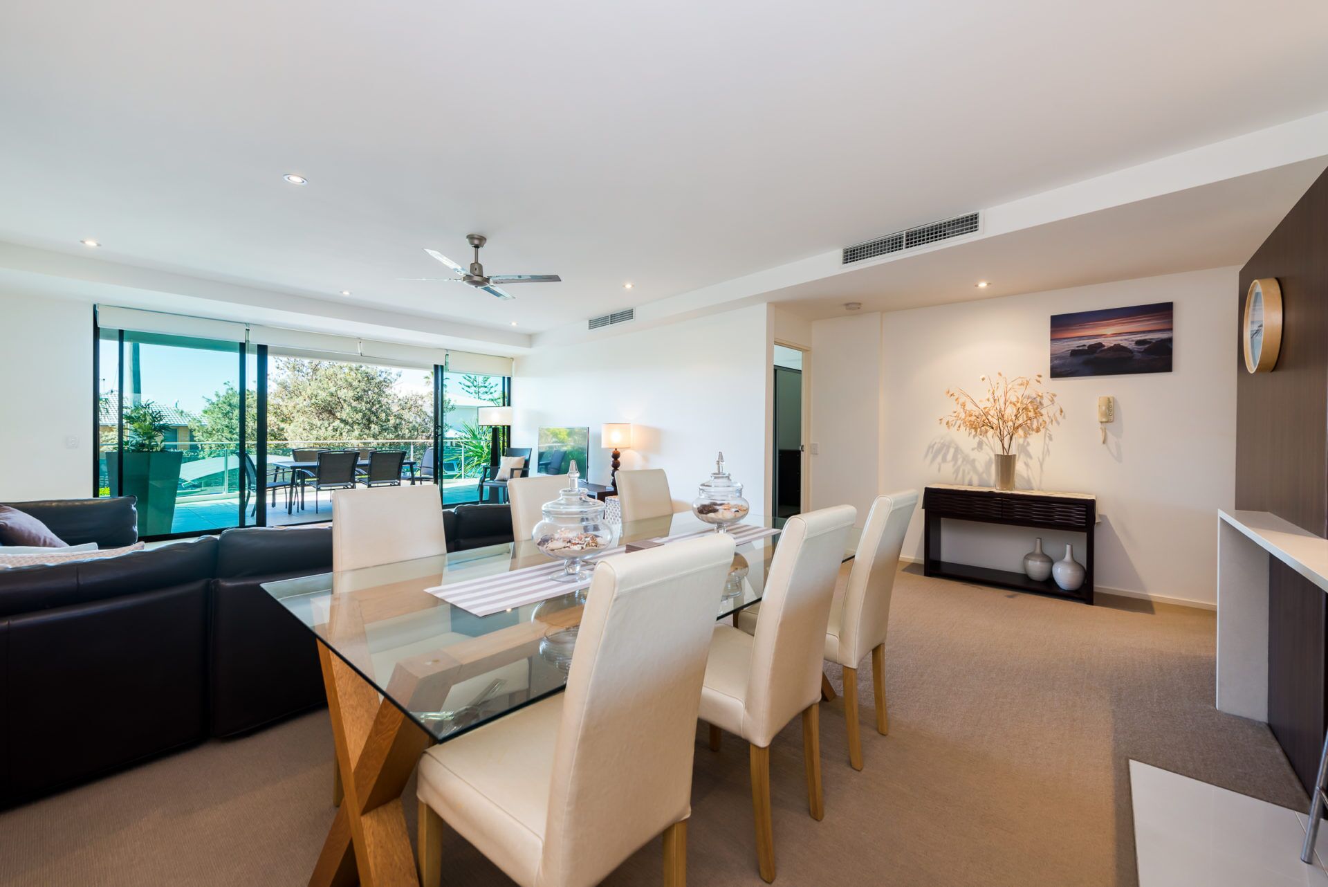 Stylish Beach Side Apartment - Unit 5 - 33 Lorikeet Drive