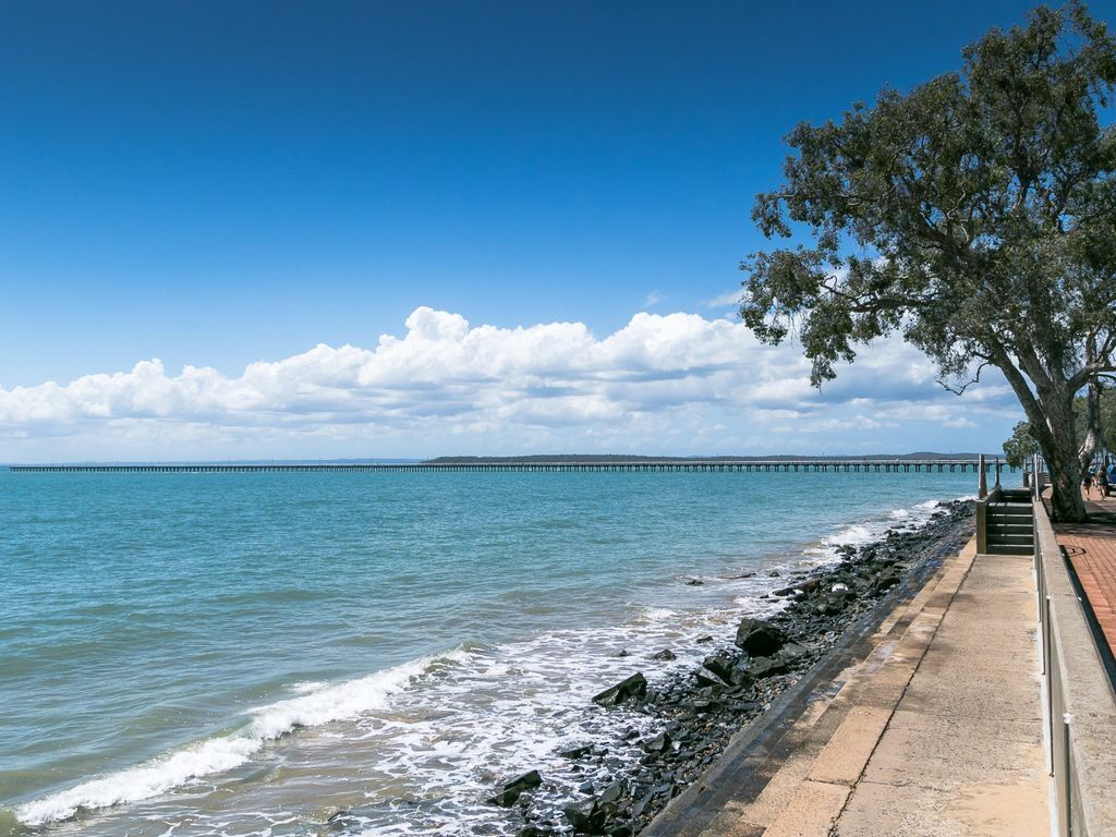 Waterfront Beachhouse on the Esplanade