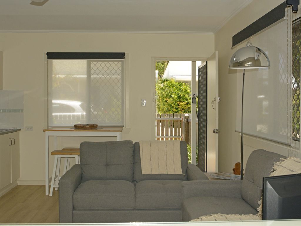 Garden View Apartment Opposite The Beach