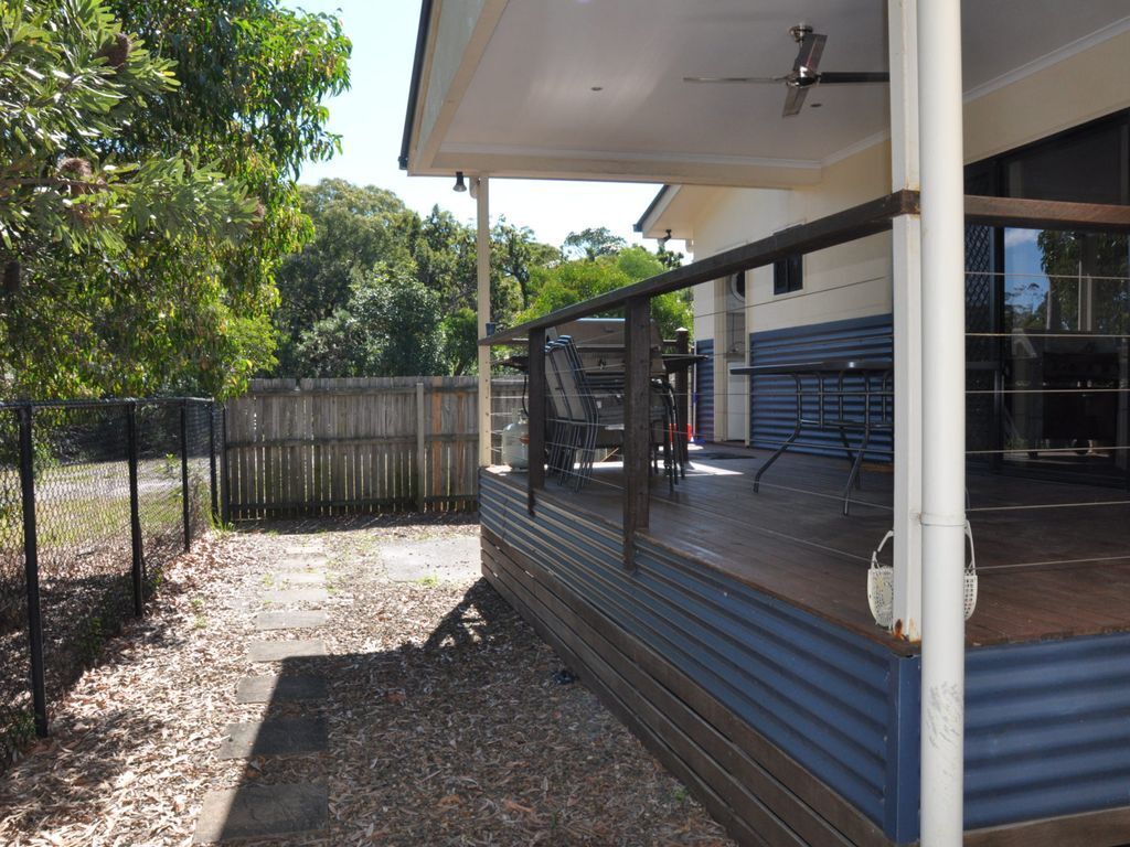 44 Cypress Avenue - Holiday Home in a Quiet Location, Close to Patrolled Beach and CBD
