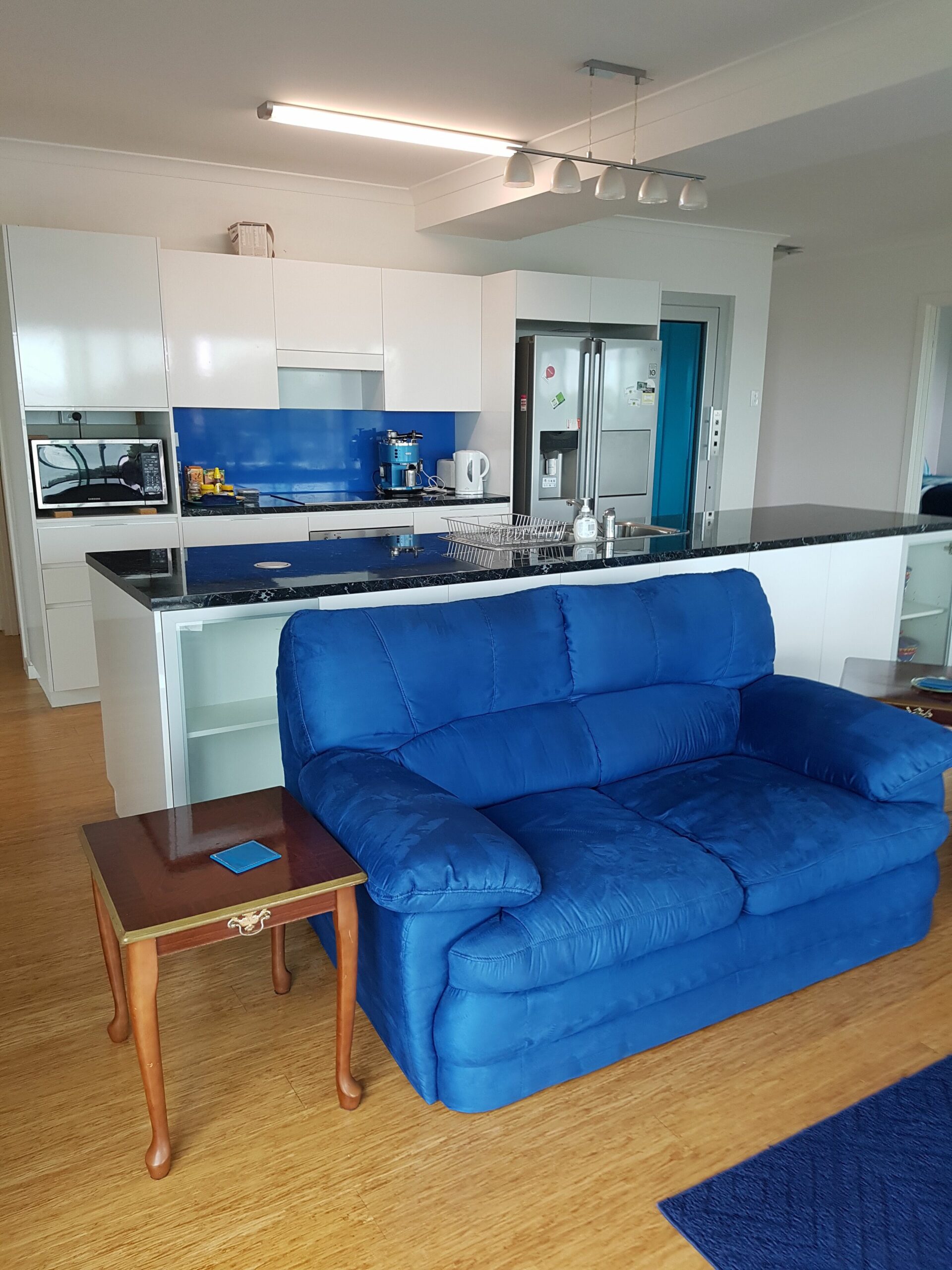 Pet friendly fully furnished unit with harbour views and sea breezes