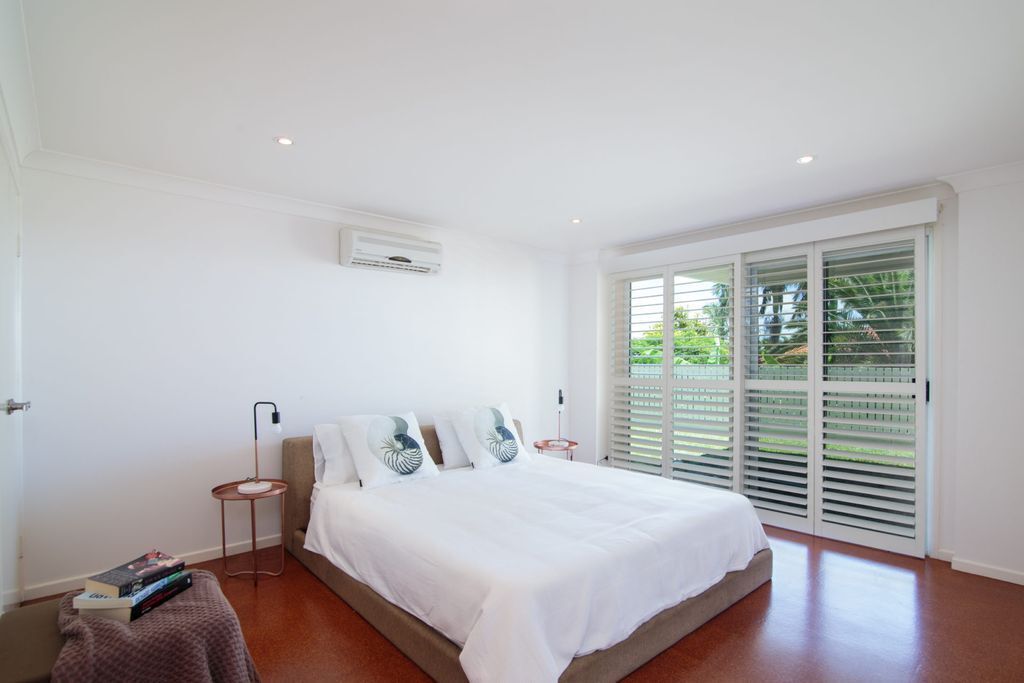 The White House - Central Coolum, Spectacular Ocean Views, & Wifi