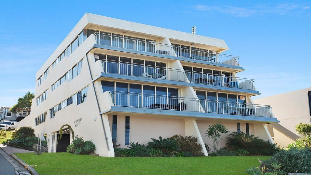 Wickham Point Unit 5 Kings Beach QLD