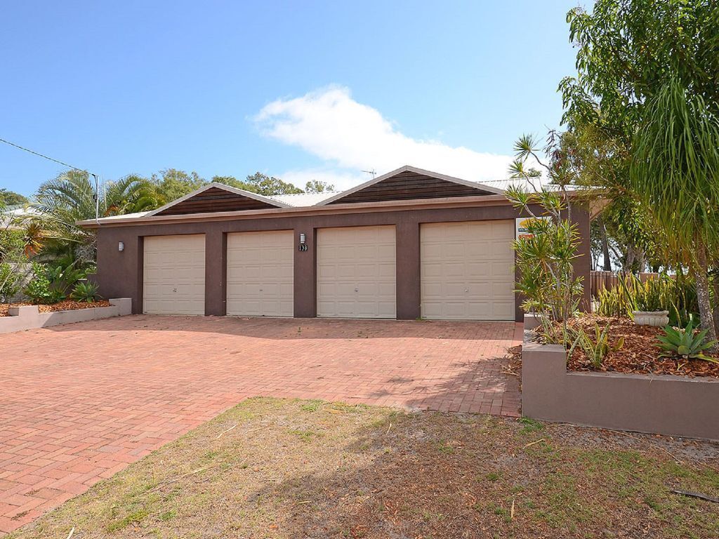 Sand n Sea - Burrum Heads- Beachfront - 4br- Aircon