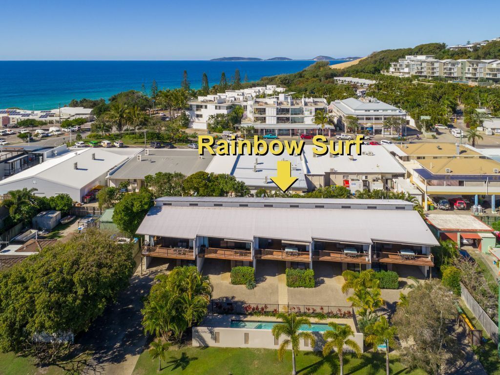 Unit 5 Rainbow Surf - Modern, Double Storey Townhouse With Large Shared Pool, Close to Beach and Shop