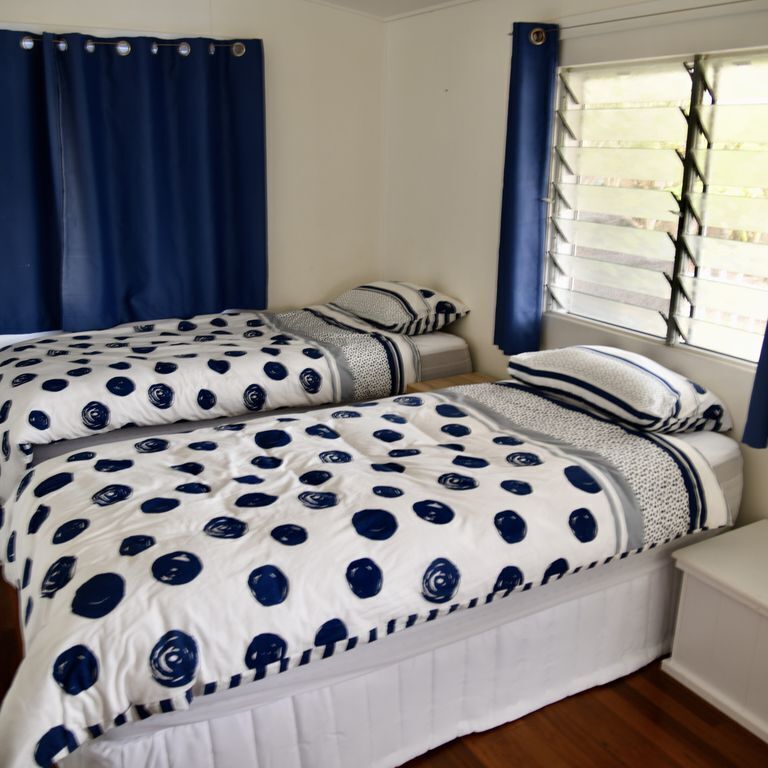 Burrum Beach House - Waterfront - Fishing Jetty - Sleeps 4