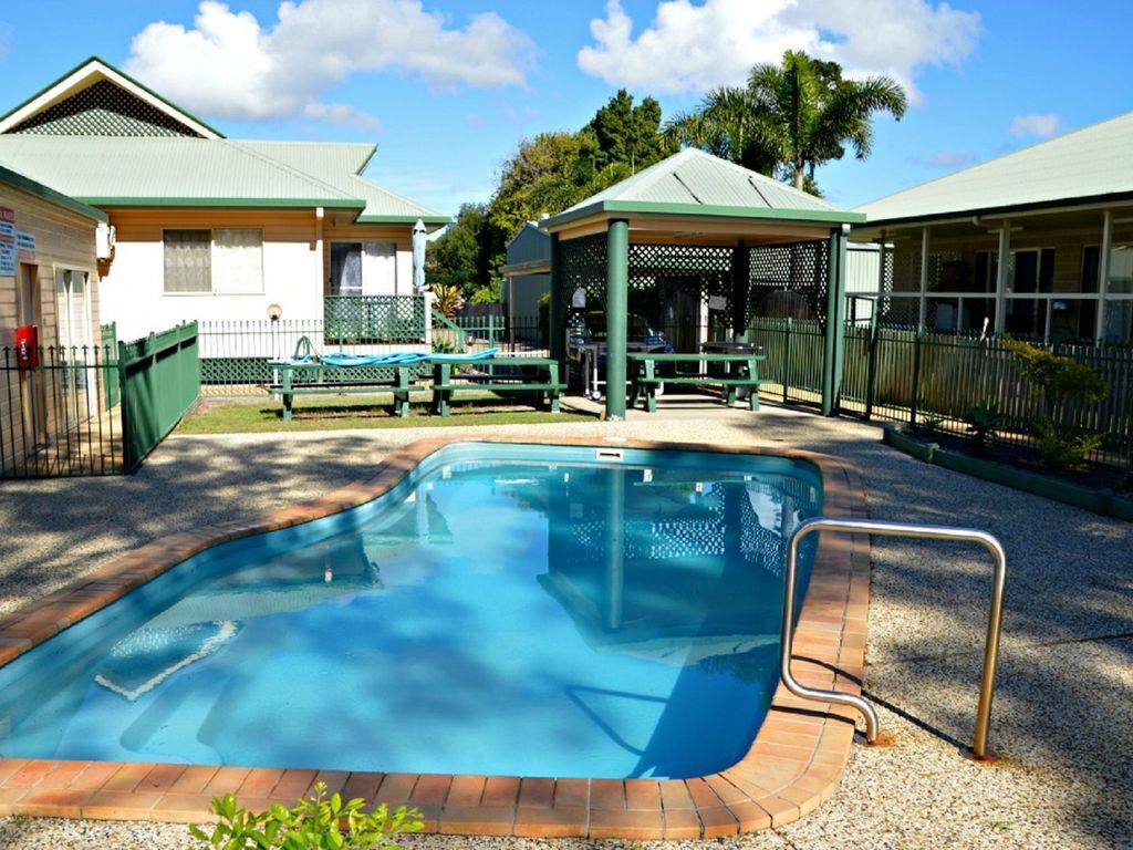 San Marco Villa 5 - Burrum Heads- Beachfront - 2BR - Pool