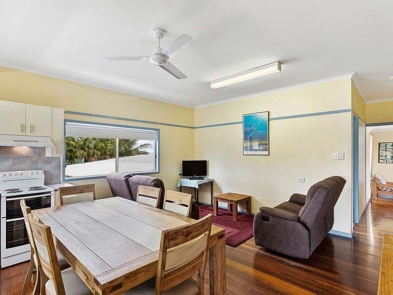 Sunrise Up - Burrum Heads- Riverfront- 3br- Pets Welcome