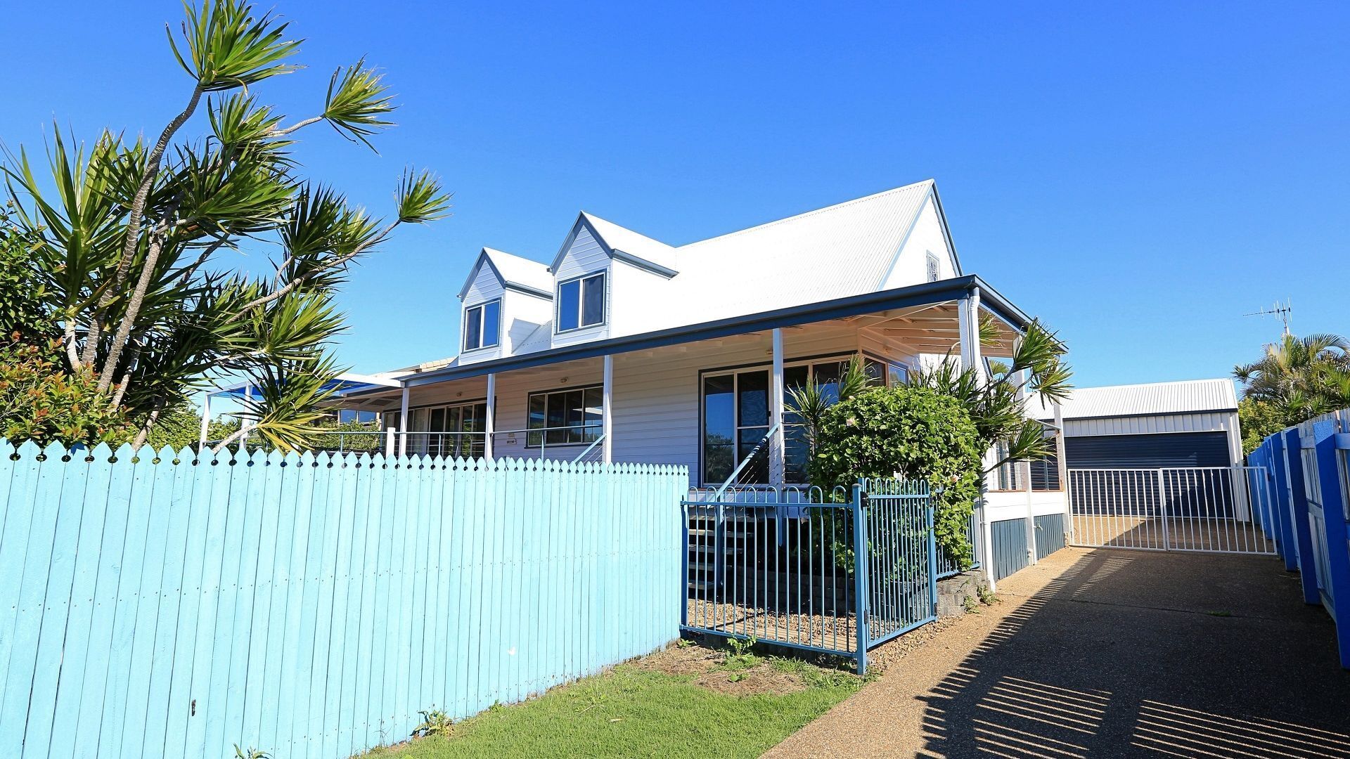 240 WOONGARRA SCENIC DRIVE HOLIDAY HOUSE