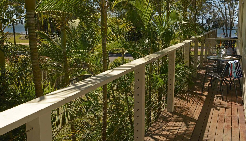 Sea Breeze & Water Views Among the Palm Tree Canopy -apt 4