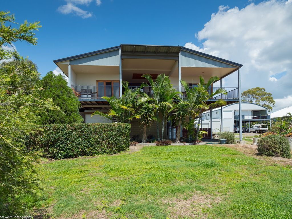 Blue Water Retreat - Upstairs