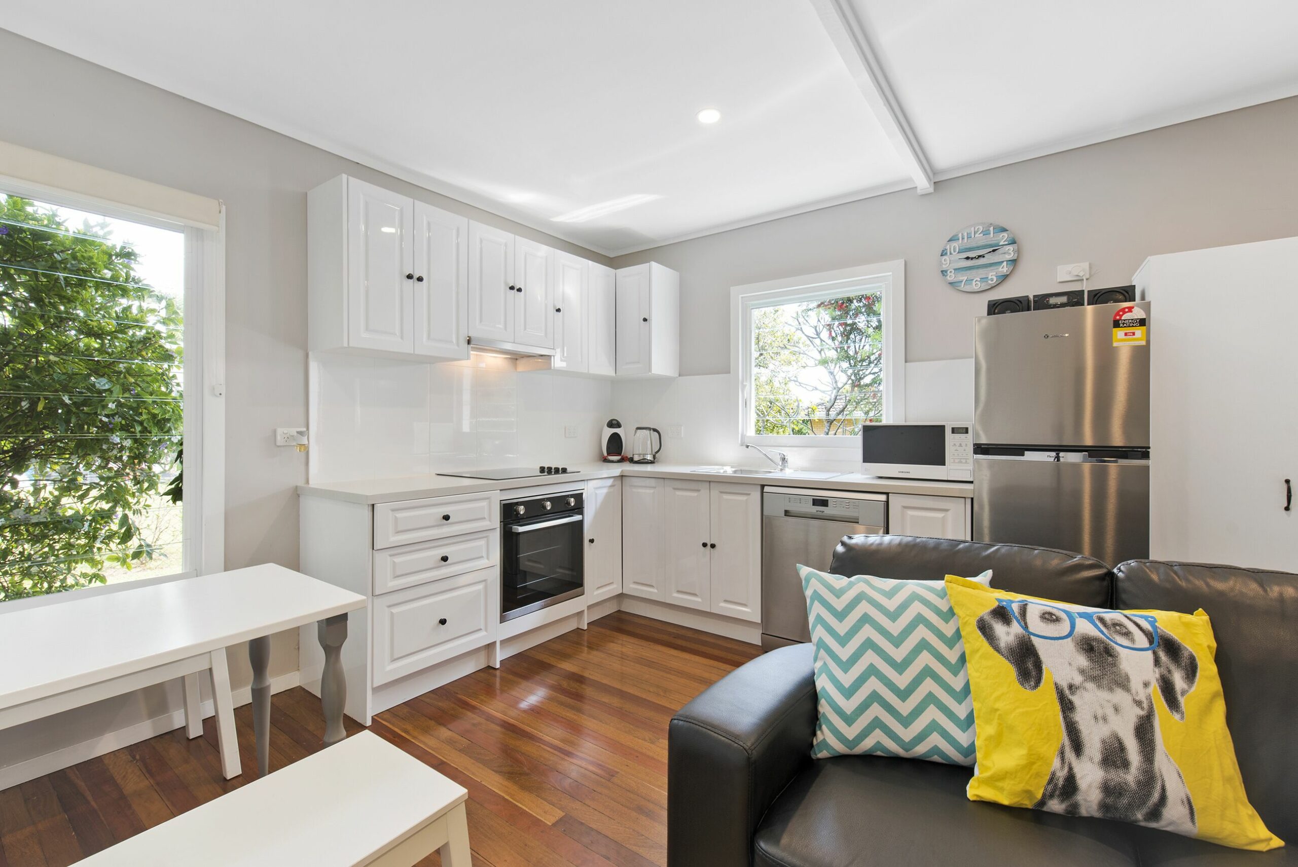 Salty Dog Cottage - Pet Friendly Dogs Welcome - 400 m to Kings Beach