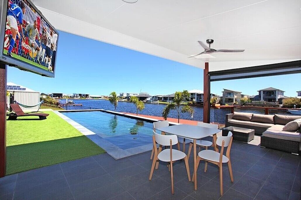 Large Waterfront Family Home – Don’t forget your boat