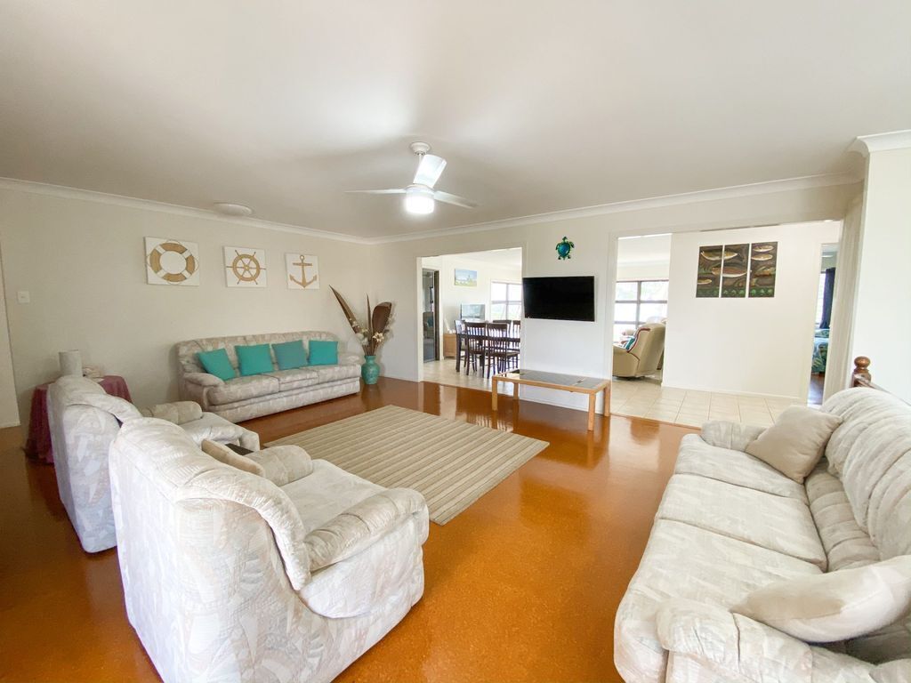 Utopia - Burrum Heads- Riverfront - 5br- Aircon- Pets Welcome