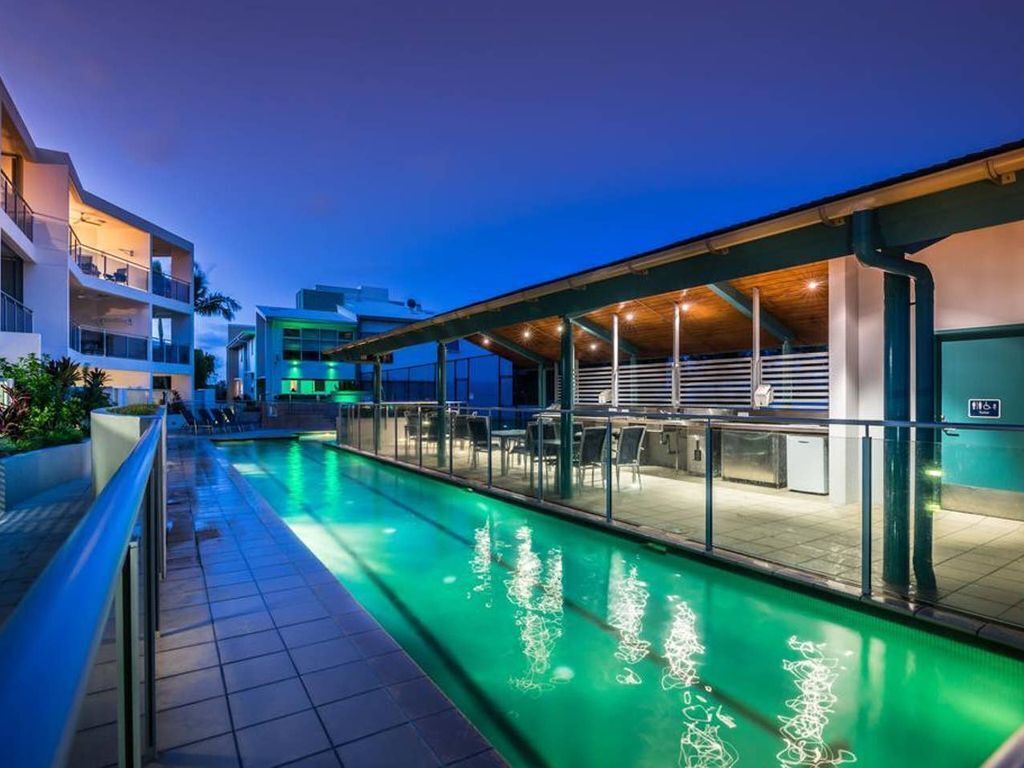 3BR Coolum Beach 🌴Roof Terrace🌞Spa💦Pool🎾Tennis