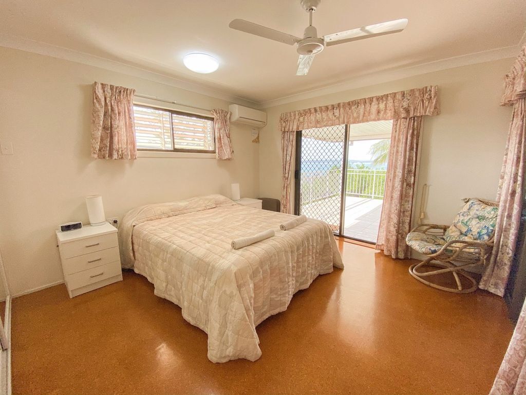 Utopia - Burrum Heads- Riverfront - 5br- Aircon- Pets Welcome