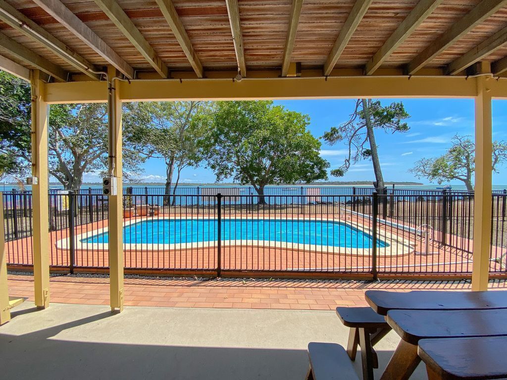 Ocean Shores UP - Burrum Heads- Riverfront - Pool -2br