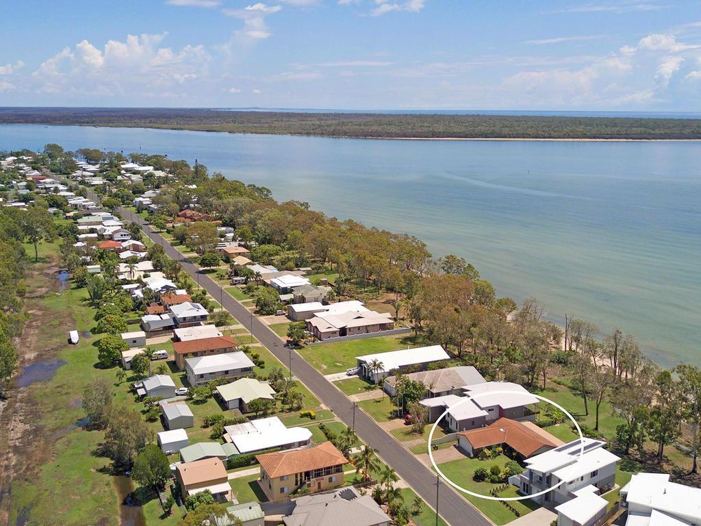 Bay Vista - Burrum Heads- Beachfront- 3 Br-aircon-pets Welcome