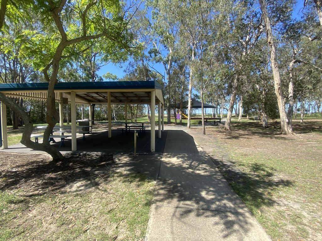 Yolanda - Burrum Heads- Beachfront - 3br- Aircon