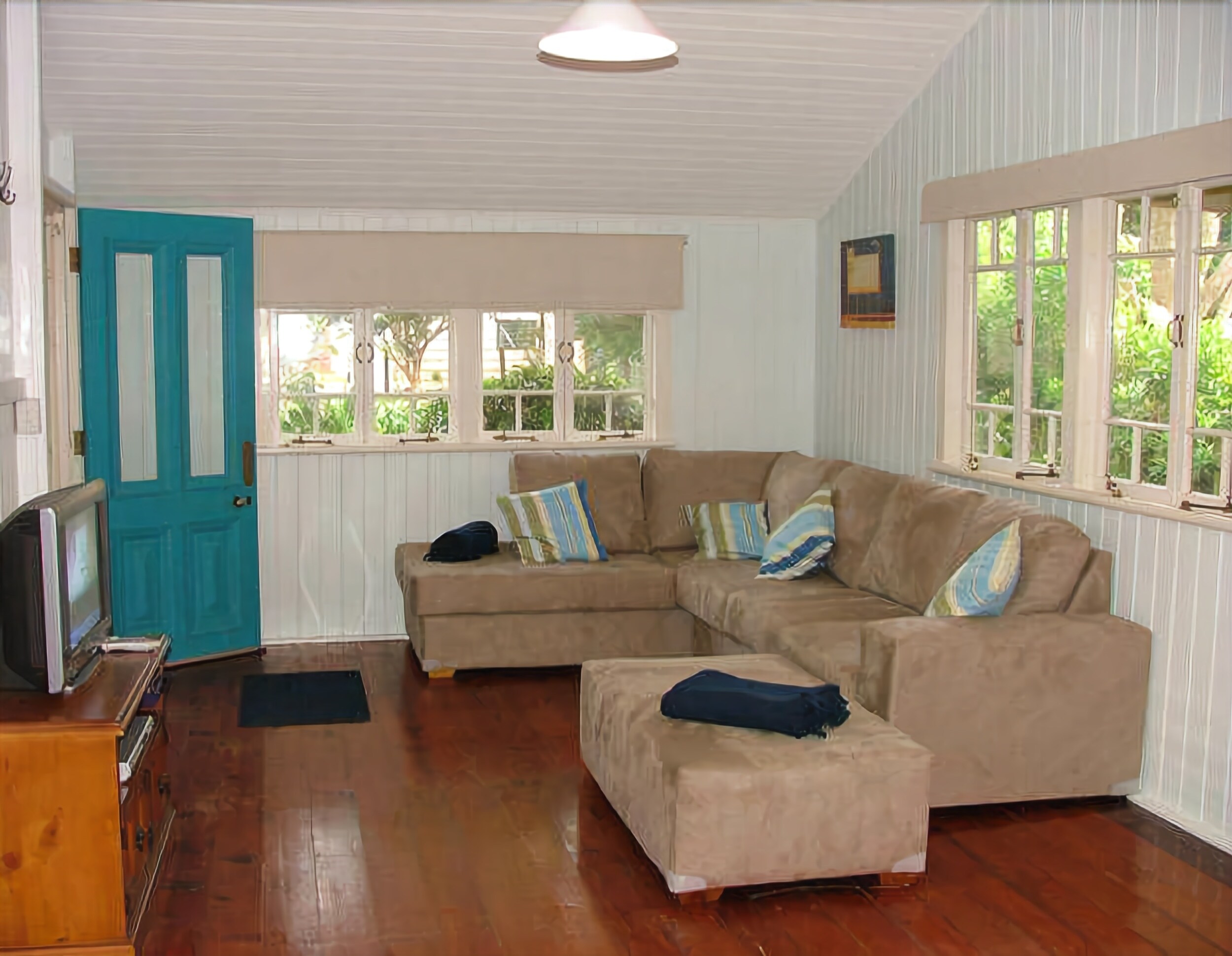 Montville Holiday House