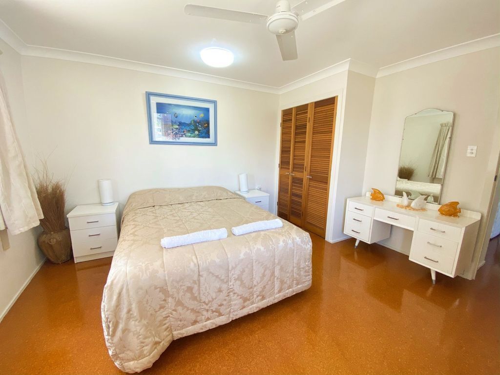 Utopia - Burrum Heads- Riverfront - 5br- Aircon- Pets Welcome