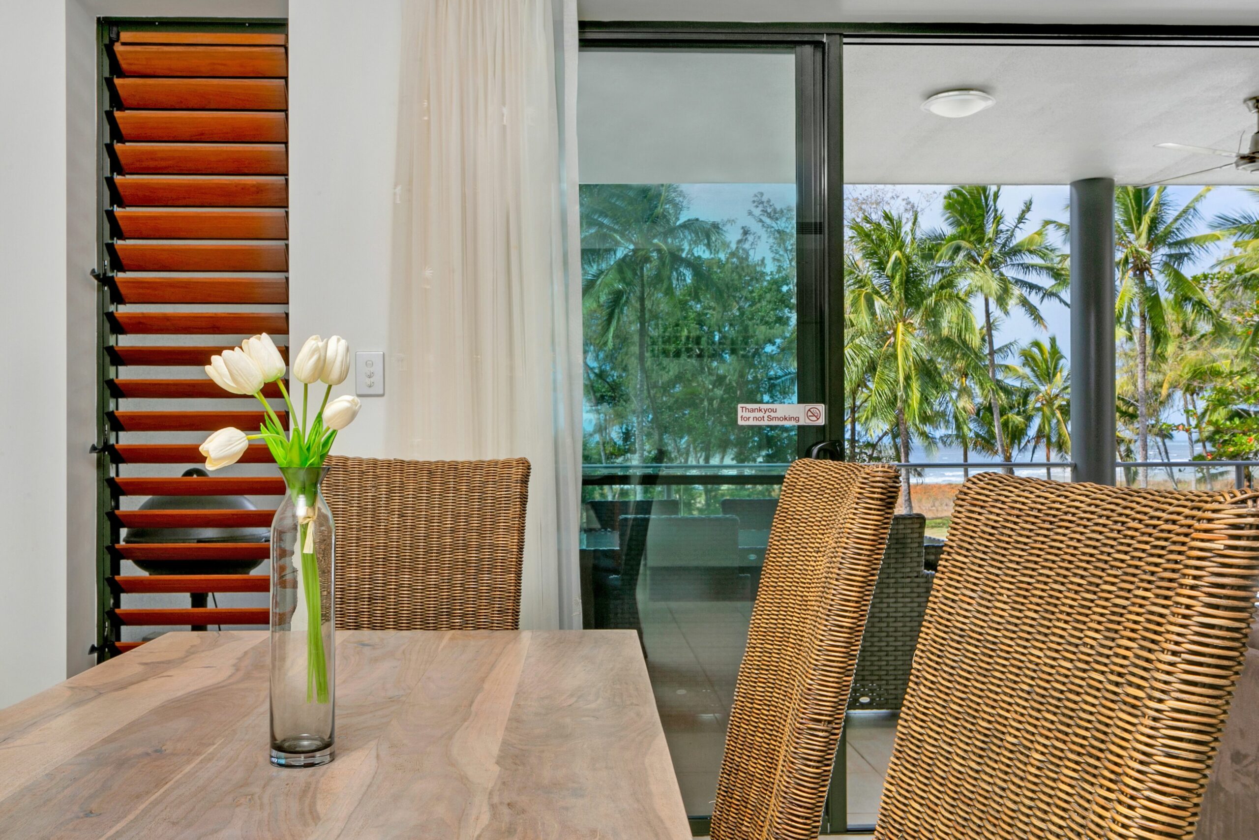 Beachfront Apartment with Ocean View - 4
