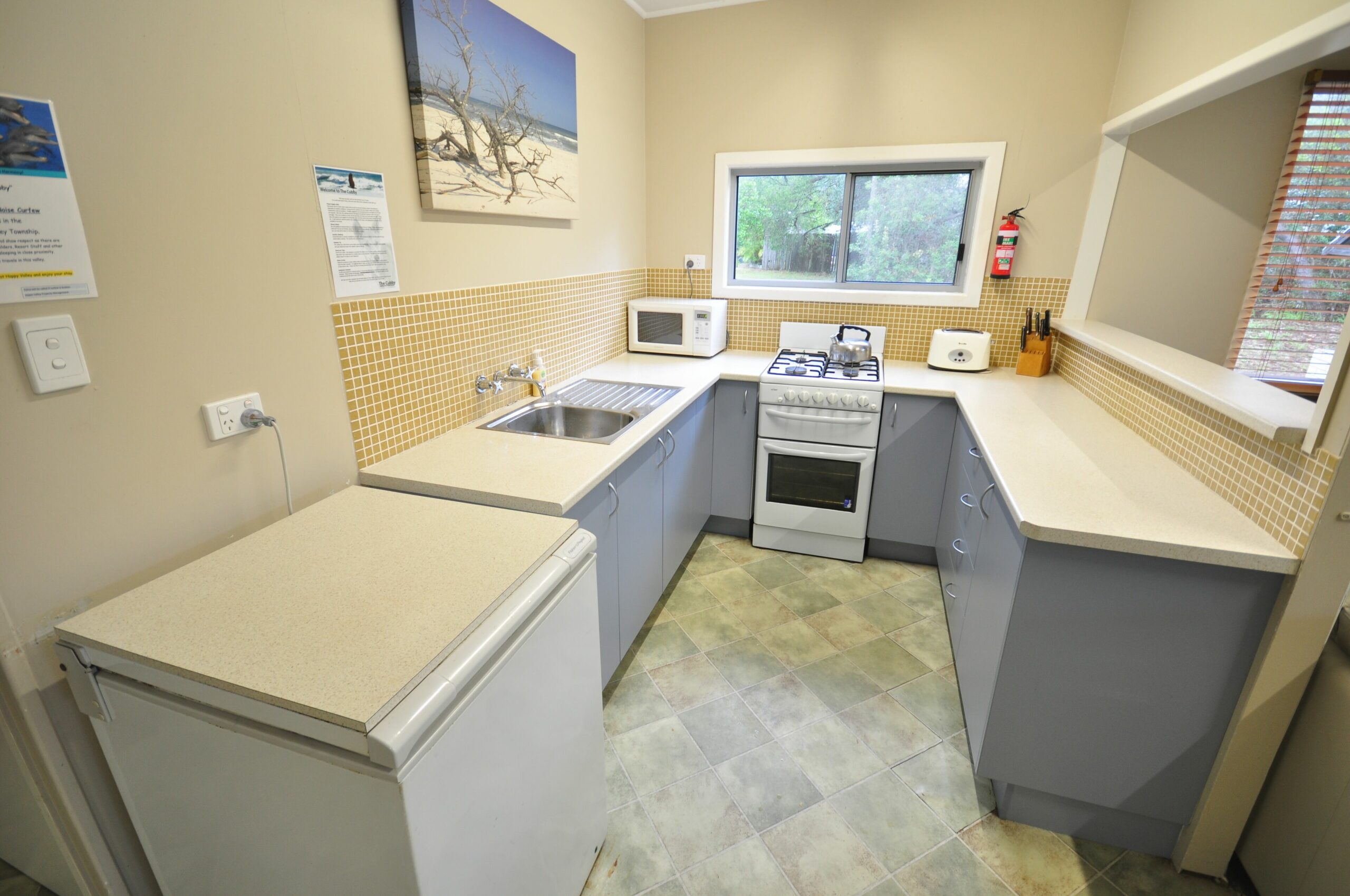 Fins - Happy Valley, Fraser Island - 5 Bedroom 4 Bath 2 Kitchen Free Wifi