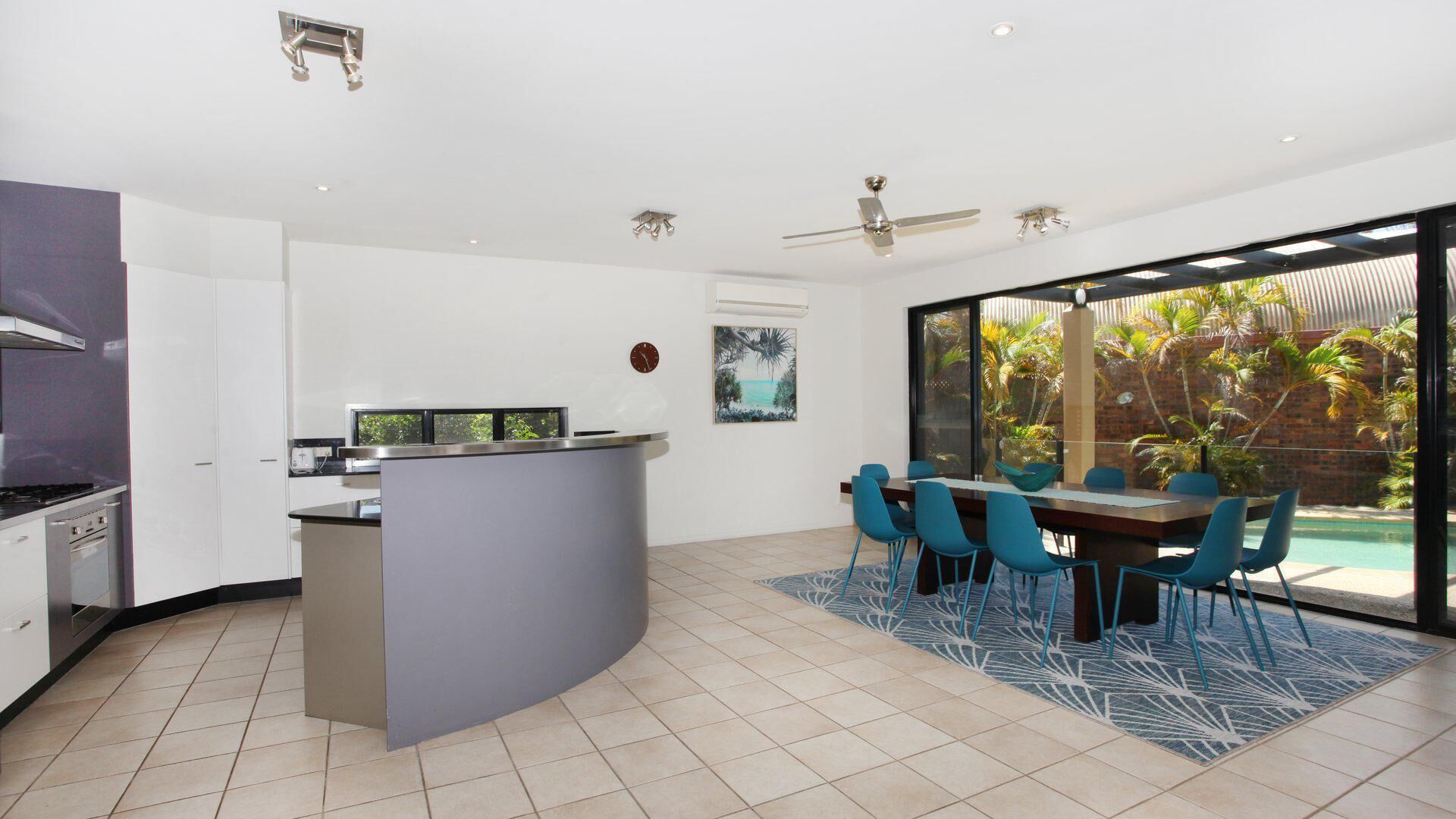 Tarcoola 41 - Five Bedroom House With Foxtel + Wifi + Aircon and BBQ in Mooloolaba