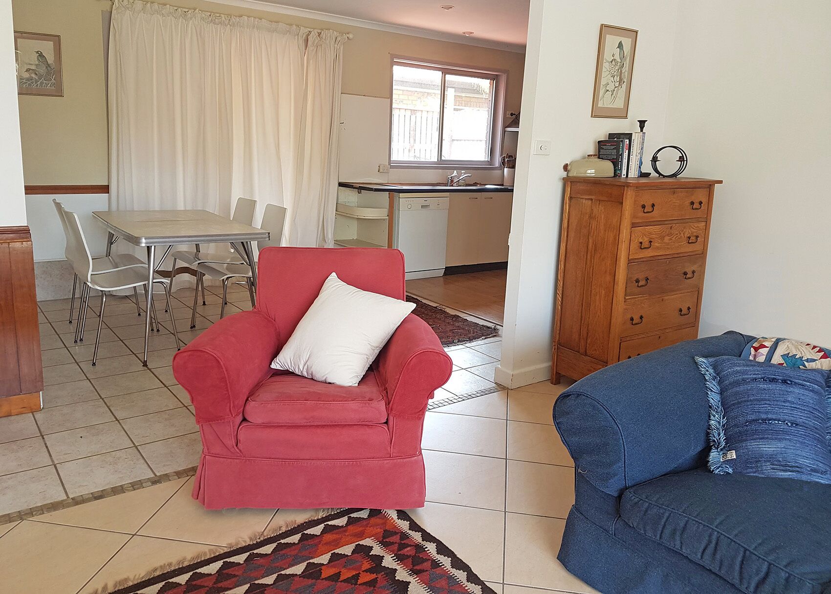 Dog friendly, spacious duplex, close to beautiful Currimundi beach.