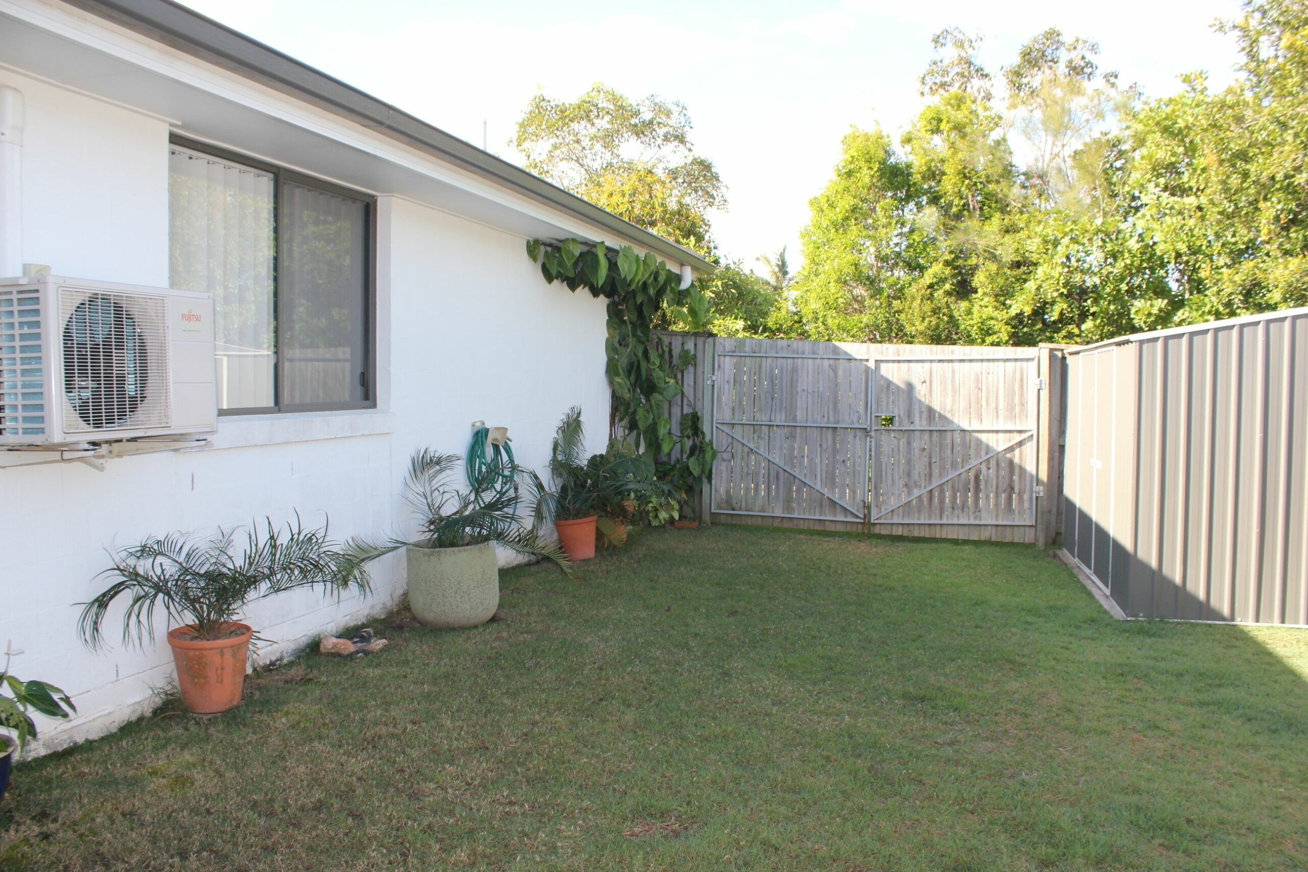 Beerwah Ideal 2 Bed Apartment - Pet Friendly and 5 Minutes to Australia Zoo