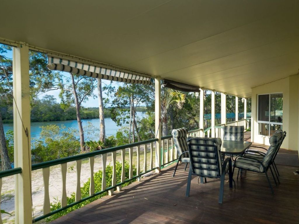 Toogoom Retreat - Waterfront-3br-jetty-boat Ramp-aircon-acreage- Pet Friendly