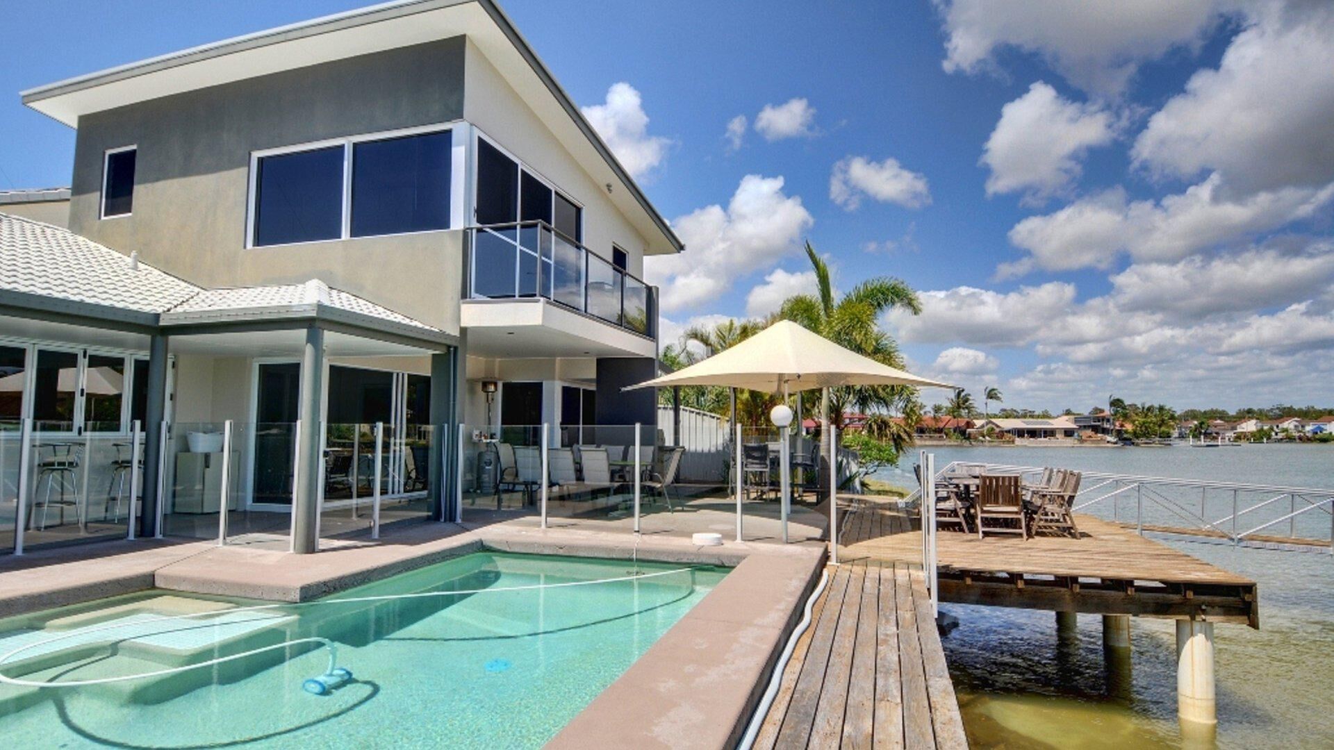 Coorumbong 36 - Six Bedrom Home W/ Pool+ Wifi+ Private Pontoon+ Pool Table and BBQ